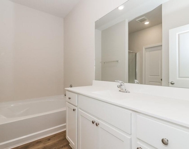 401 San Miguel Creek Drive - Photo Thumbnail 8