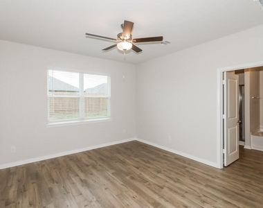 401 San Miguel Creek Drive - Photo Thumbnail 6