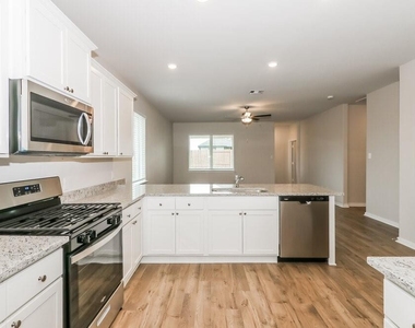401 San Miguel Creek Drive - Photo Thumbnail 5