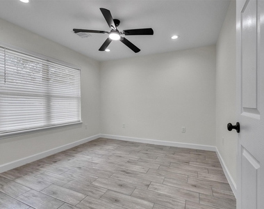 4835 County Road 380 - Photo Thumbnail 15