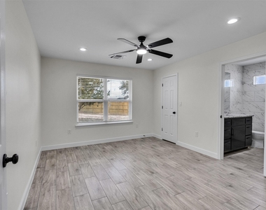 4835 County Road 380 - Photo Thumbnail 6