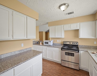 3714 Embarcadero Drive - Photo Thumbnail 6