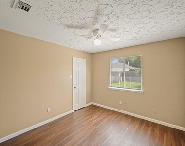 3714 Embarcadero Drive - Photo Thumbnail 9