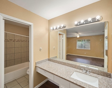 3714 Embarcadero Drive - Photo Thumbnail 12