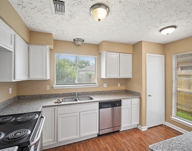 3714 Embarcadero Drive - Photo Thumbnail 5