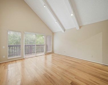 130 Sugarberry Circle - Photo Thumbnail 9