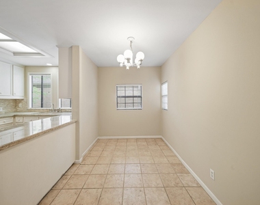 130 Sugarberry Circle - Photo Thumbnail 17