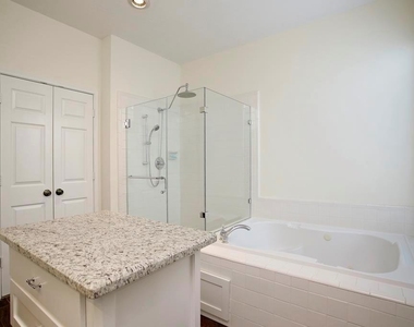 6902 Afton Woods Drive - Photo Thumbnail 11