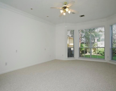 6902 Afton Woods Drive - Photo Thumbnail 10
