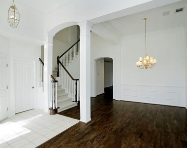 6902 Afton Woods Drive - Photo Thumbnail 6