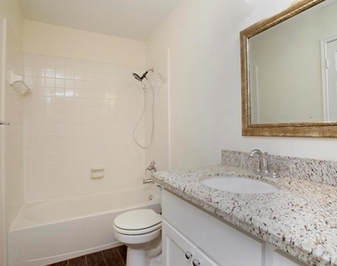 6902 Afton Woods Drive - Photo Thumbnail 16