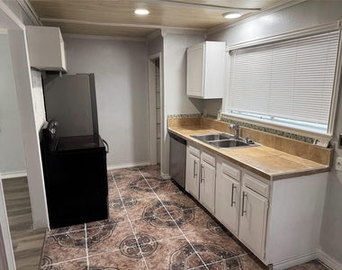 23115 Ludgate Drive - Photo Thumbnail 6