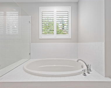 1324 W Pierce St - Photo Thumbnail 17