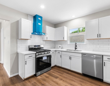 3106 Michigan Street - Photo Thumbnail 5