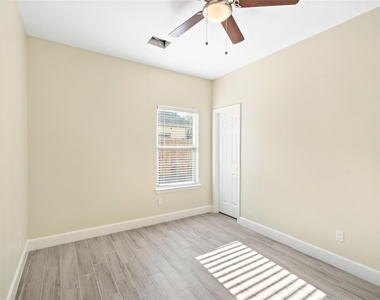 5618 Ridgeway Drive - Photo Thumbnail 16