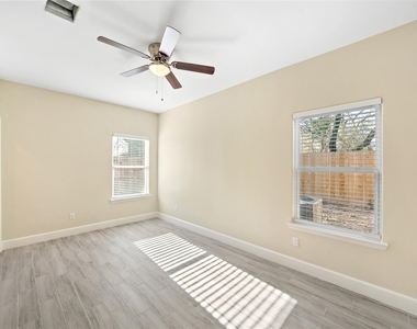 5618 Ridgeway Drive - Photo Thumbnail 14