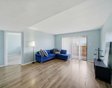 8523 Hearth Drive - Photo Thumbnail 3