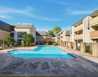 8523 Hearth Drive - Photo Thumbnail 21