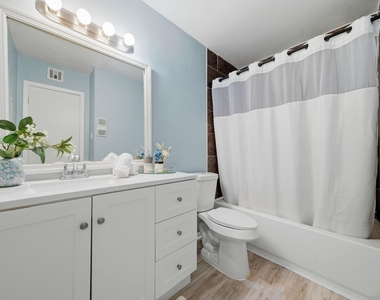 8523 Hearth Drive - Photo Thumbnail 16