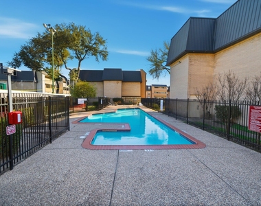 8523 Hearth Drive - Photo Thumbnail 22