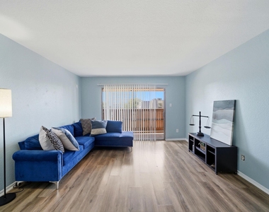 8523 Hearth Drive - Photo Thumbnail 2