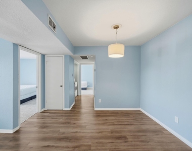 8523 Hearth Drive - Photo Thumbnail 8