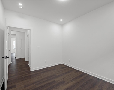 7430 Avenue E - Photo Thumbnail 8