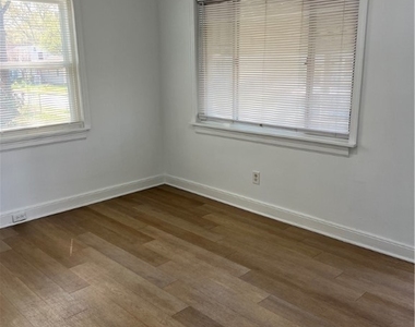 1728 Winder Street - Photo Thumbnail 3