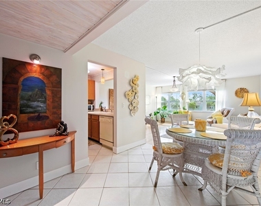 1085 Forest Lakes Drive - Photo Thumbnail 3