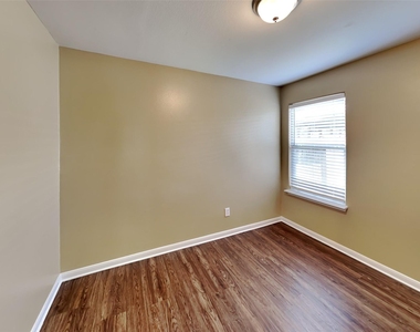 3926 Cloudbluff Lane - Photo Thumbnail 10