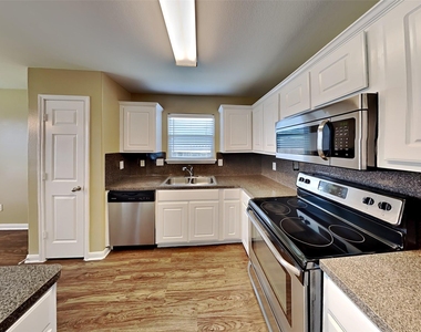 3926 Cloudbluff Lane - Photo Thumbnail 1