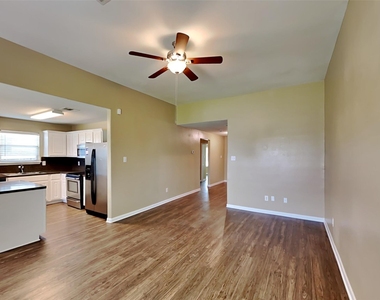 3926 Cloudbluff Lane - Photo Thumbnail 3