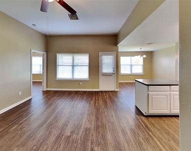 3926 Cloudbluff Lane - Photo Thumbnail 4