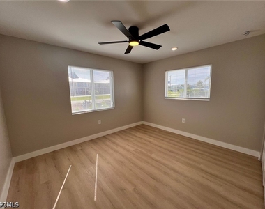 4102 Se 19th Place - Photo Thumbnail 5