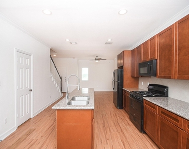 2407 Ferguson Way - Photo Thumbnail 4
