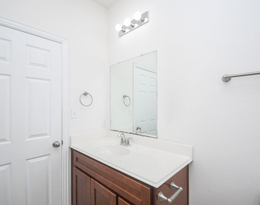 2407 Ferguson Way - Photo Thumbnail 15