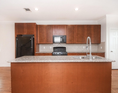 2407 Ferguson Way - Photo Thumbnail 3