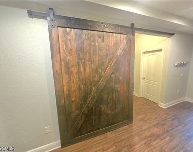 1919 Sw 26th Terrace - Photo Thumbnail 17
