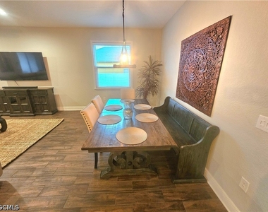 1919 Sw 26th Terrace - Photo Thumbnail 5