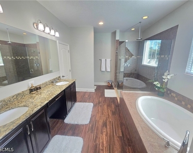 1919 Sw 26th Terrace - Photo Thumbnail 12