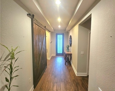 1919 Sw 26th Terrace - Photo Thumbnail 16