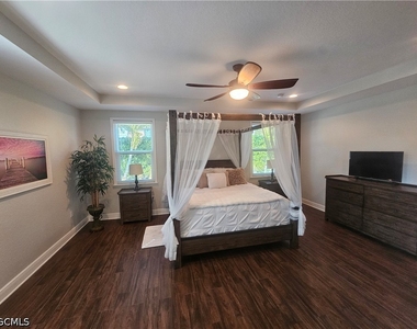 1919 Sw 26th Terrace - Photo Thumbnail 11