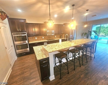 1919 Sw 26th Terrace - Photo Thumbnail 3