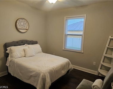 1919 Sw 26th Terrace - Photo Thumbnail 19