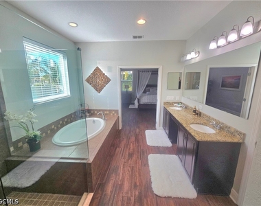 1919 Sw 26th Terrace - Photo Thumbnail 14