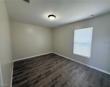 2510 Martin Avenue S - Photo Thumbnail 5