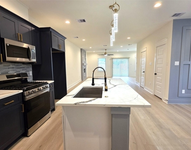 19539 Dunbar Avenue - Photo Thumbnail 1