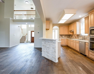 241 Blue Hill Drive - Photo Thumbnail 11