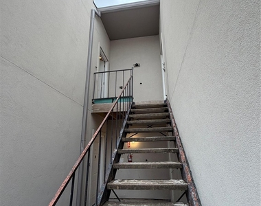 2425 Augusta Drive - Photo Thumbnail 1