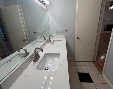 2425 Augusta Drive - Photo Thumbnail 16